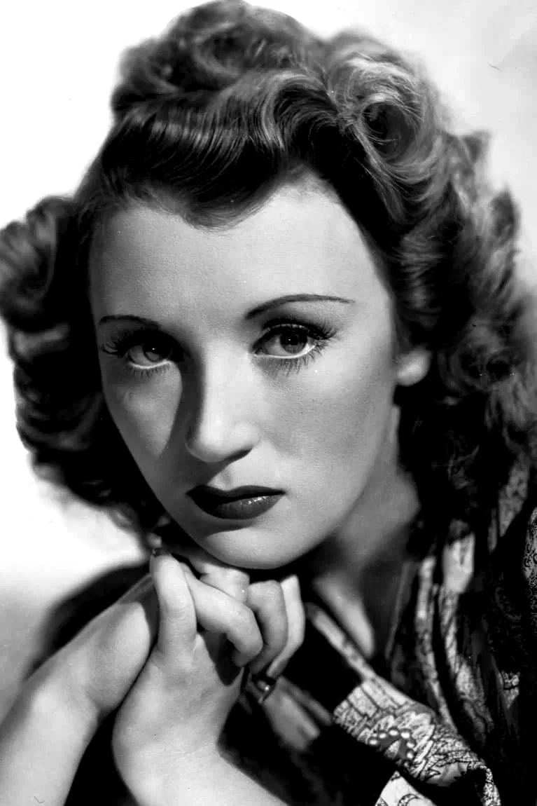 Muriel Angelus