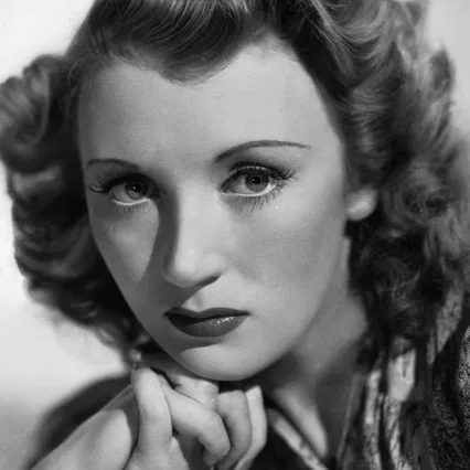  Muriel Angelus