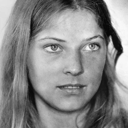  Debra Berger