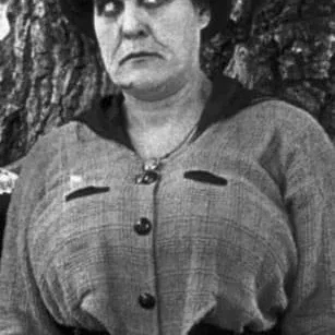  Phyllis Allen