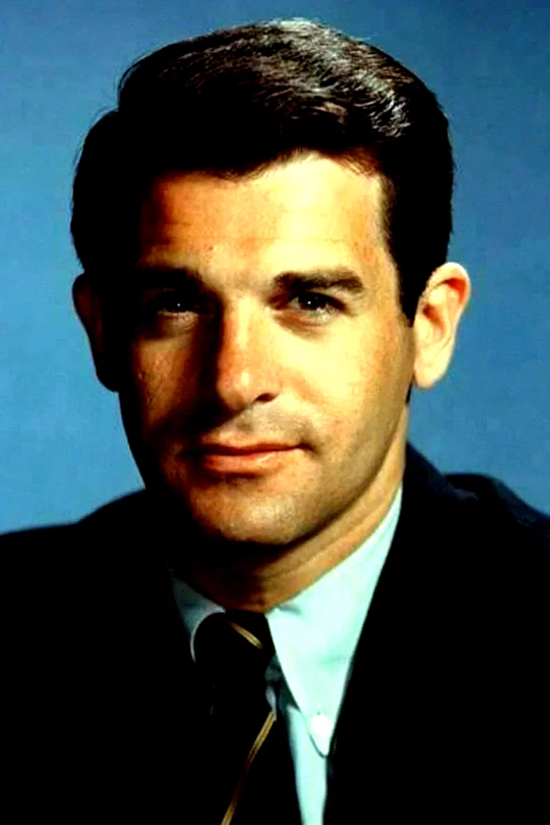  Lee Philips