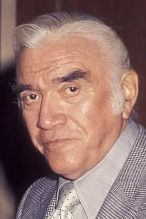  Lorne Greene photo
