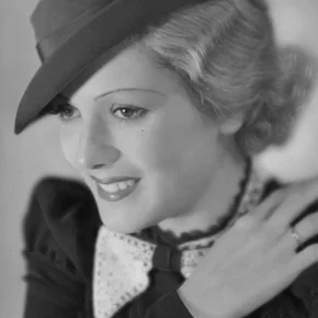Photo star :  Dolly Mollinger