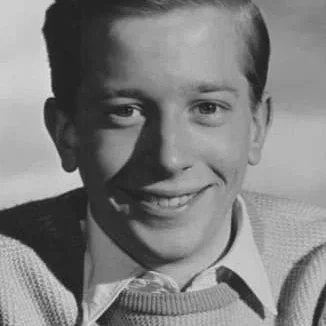 Andrew Ray