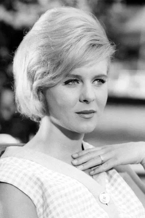  June Ritchie