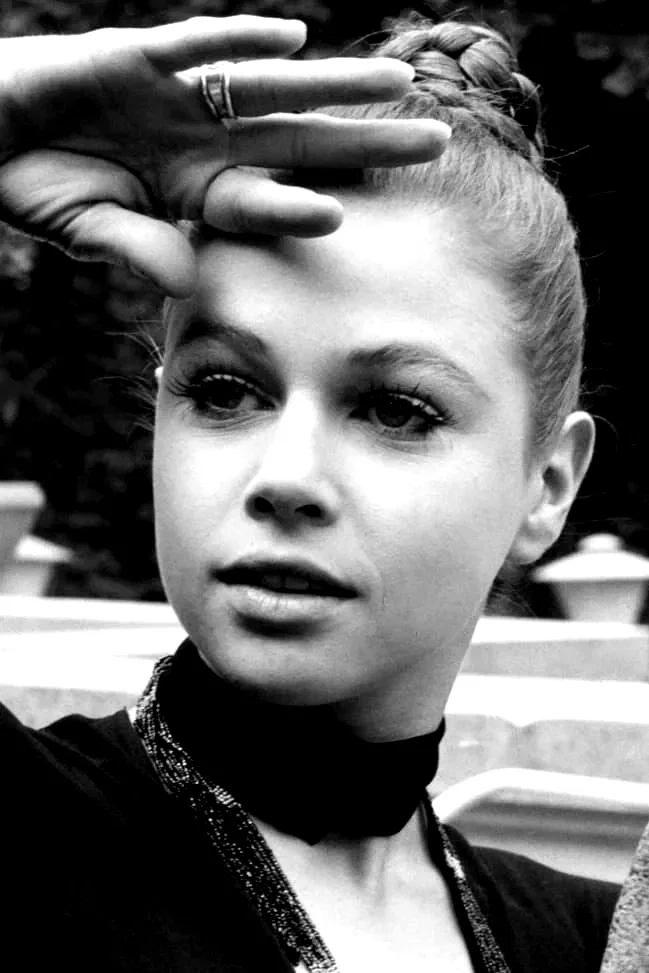  Helga Anders