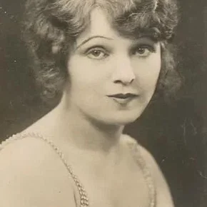 Photo star :  Betty Ross Clarke