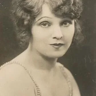  Betty Ross Clarke