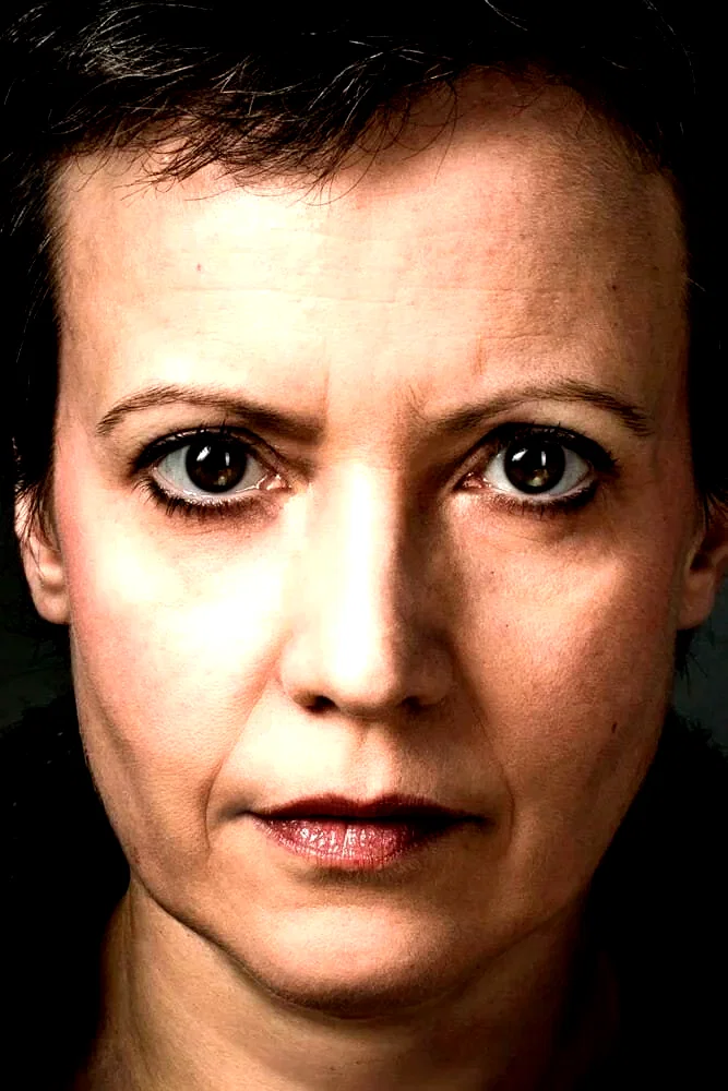  Véronique Vella