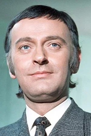  Barrie Ingham photo