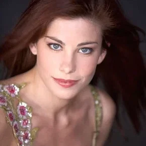 Photo star : Brooke Satchwell