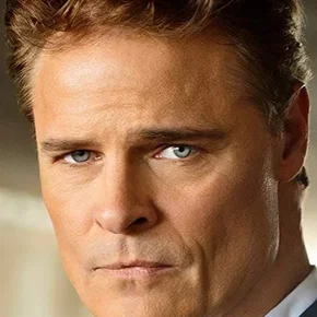 Photo star :  Dylan Neal