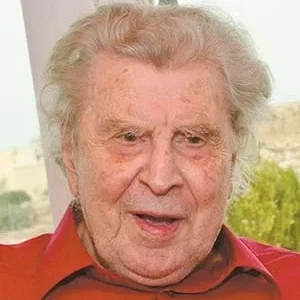  Mikis Theodorakis