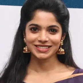 Photo star :  Divyabharathi