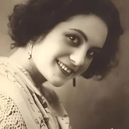  Lilian Constantini