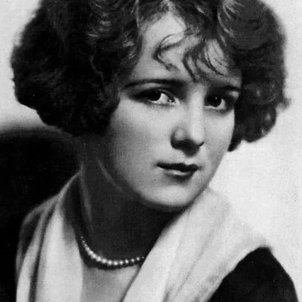  Pauline Garon