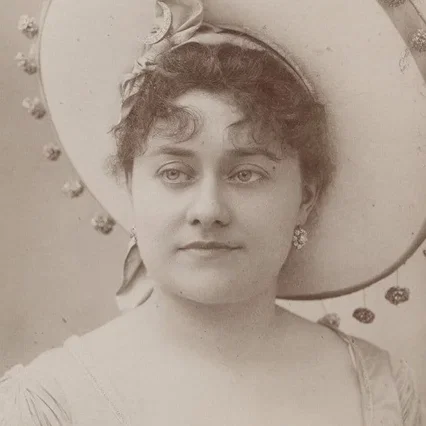  Marie Montbazon