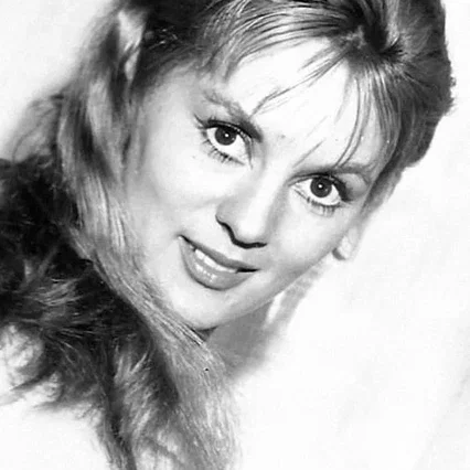  Laura Granados