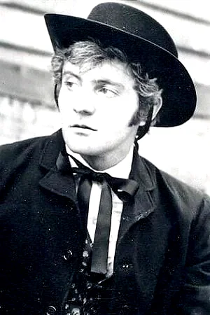 Carlos East