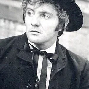  Carlos East
