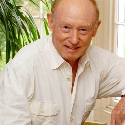  Christopher Miles
