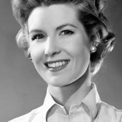  Julia Meade