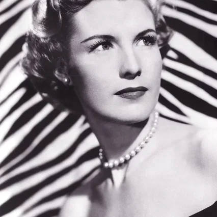  Julia Meade
