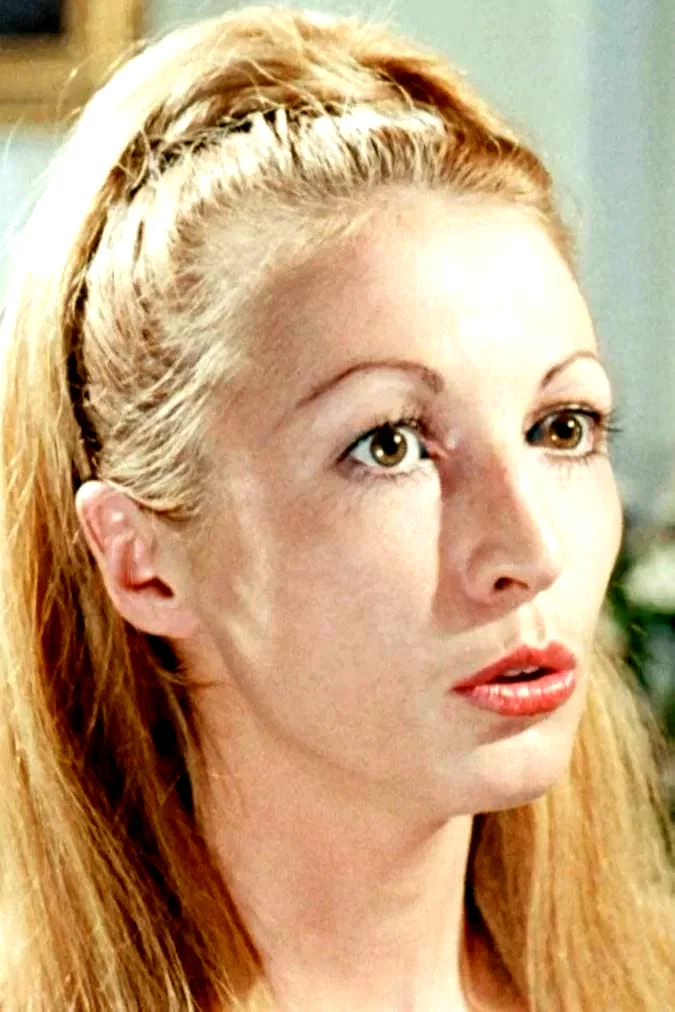  Brigitte Carva