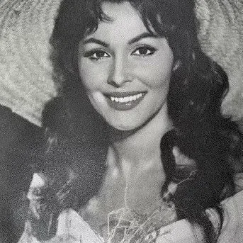  Paquita Rico