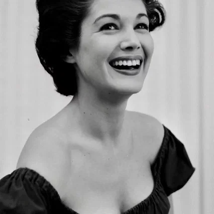  Joan Taylor