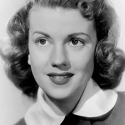  Aline Towne