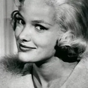 Photo star :  Beverley Owen