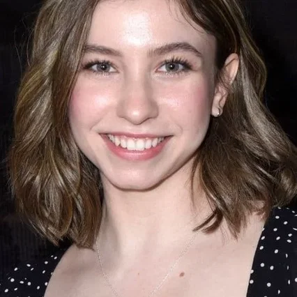  Katelyn Nacon