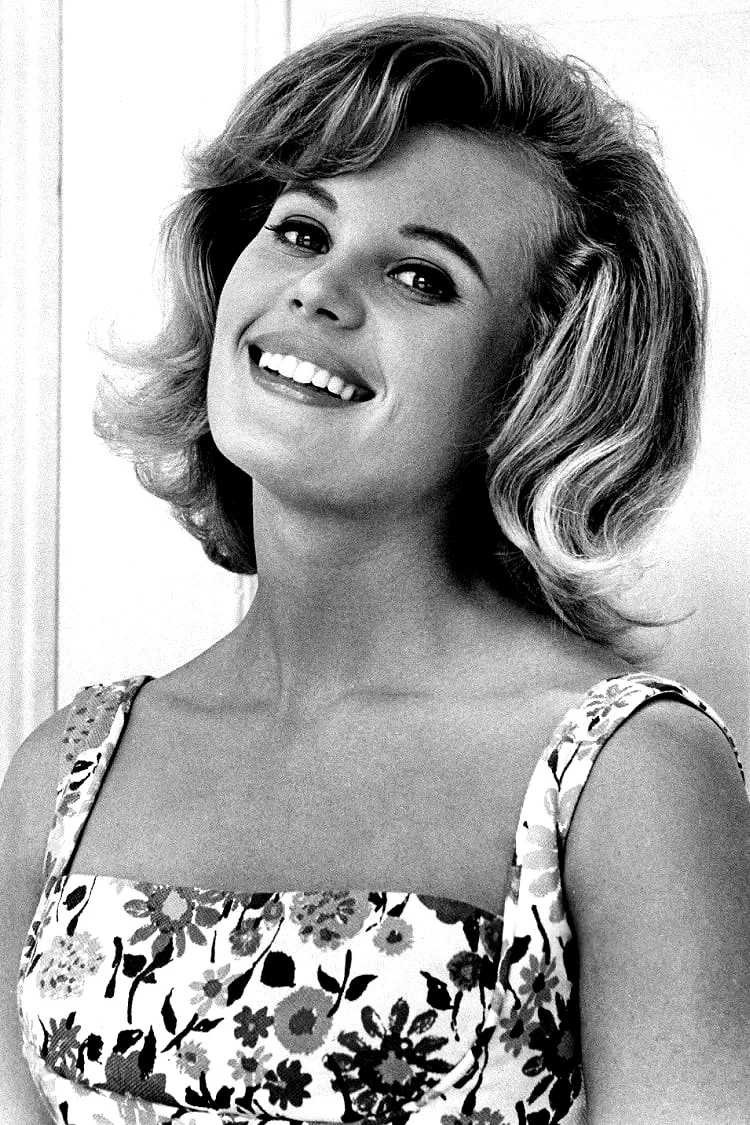  Pamela Austin