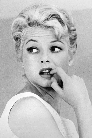  Mary Peach photo