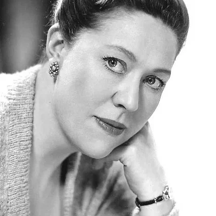  Peggy Mount