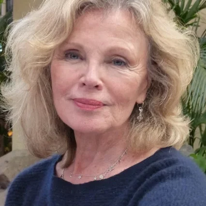  Marta Kristen