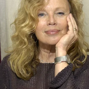 Photo star :  Marta Kristen