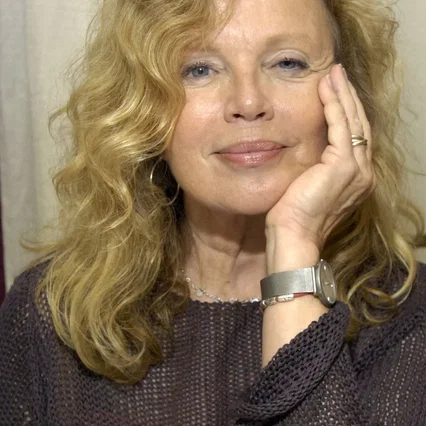  Marta Kristen