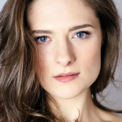  Louisa Jacobson