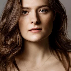 Photo star :  Louisa Jacobson