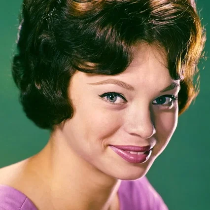  Juliet Prowse