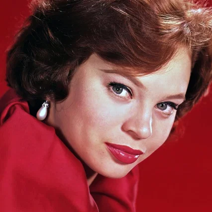  Juliet Prowse
