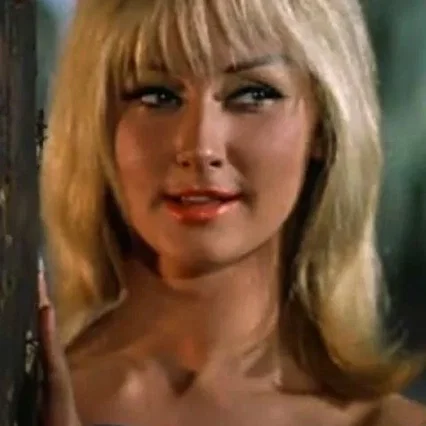  Annie Gorassini