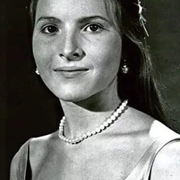  Connie Scott