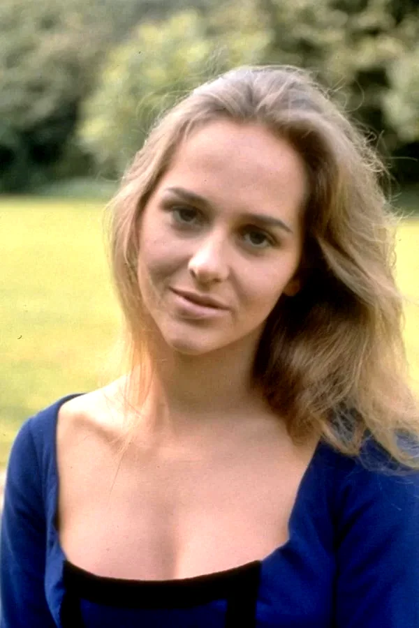 Hilary  Dwyer