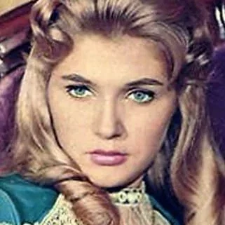  Nadia Marlowa