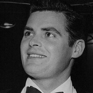  Charles Fitz Simons