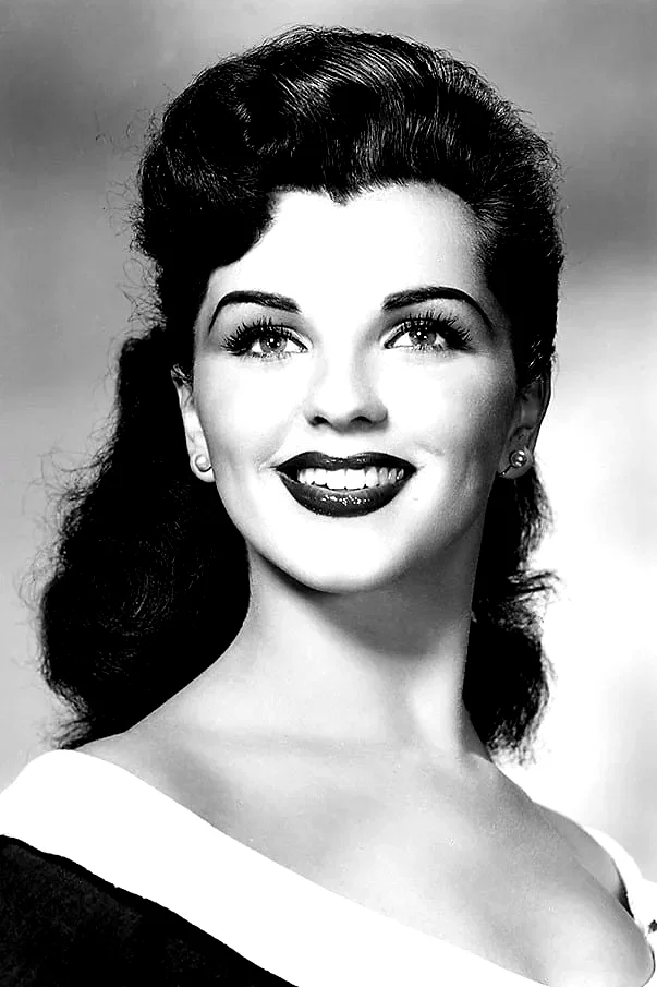  Lisa Gaye