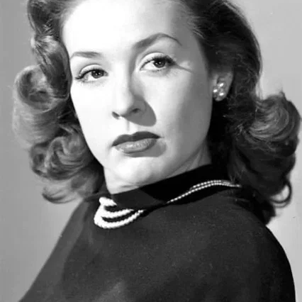  Elena Verdugo